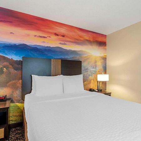 Leconte Hotel & Convention Center, Ascend Hotel Collection Пиджен Фордж Екстериор снимка