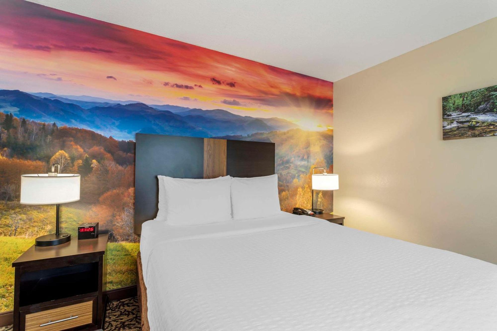 Leconte Hotel & Convention Center, Ascend Hotel Collection Пиджен Фордж Екстериор снимка
