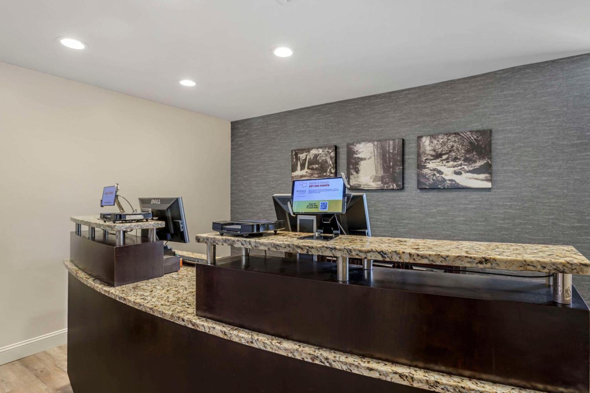 Leconte Hotel & Convention Center, Ascend Hotel Collection Пиджен Фордж Екстериор снимка